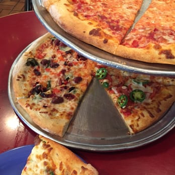 Pazzo's Pizzeria - Aztec, Roma, and cheese pizza - Italian Near Me - Vail, Colorado