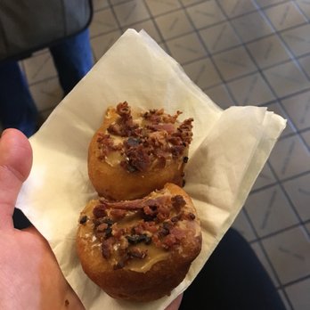 Daily Dozen Doughnut - Bakeries Near Me - Seattle, Washington