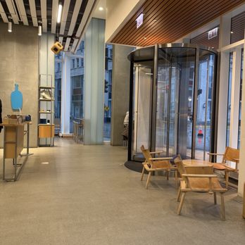 Blue Bottle Coffee - Wolf Point - Coffee & Tea Near Me - Chicago, Illinois