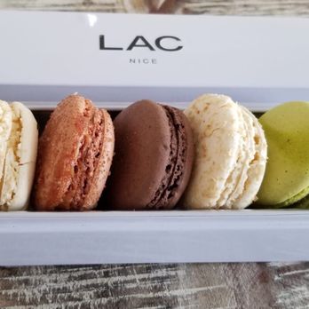 Pâtisserie Lac - Caramel, chocolate, yogurt with berry, coconut, pistachio - Patisserie/Cake Shop Near Me - Nice, 06