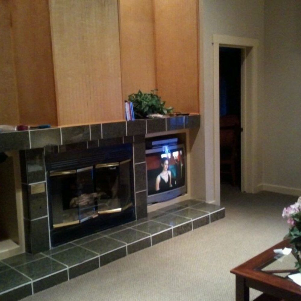 Stallion Springs Resort - Living room - Hotels Near Me - Tehachapi, California Stallion Springs Resort - Living room - Hotels Near Me - Tehachapi, California