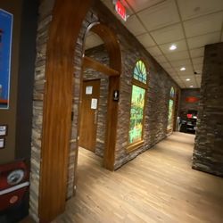 Slyman's Tavern - Independence - View of the hallway leading to the tavern side and the restrooms