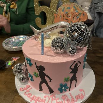 Saviano's Italian Kitchen - Cake Aholics custom cake - Italian Near Me - Euless, Texas