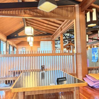 Kaisen don - Traditional seating area - Sushi Bars Near Me - San Leandro, California