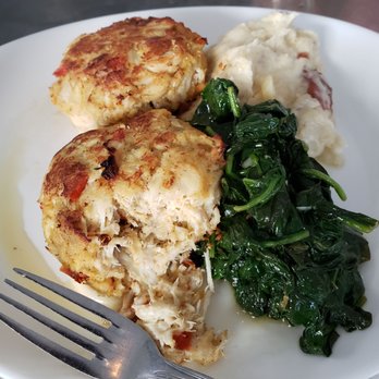 EvenTide Grille - Maryland crabcakes - American Near Me - Sea Bright, New Jersey