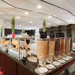 Ramada Nürnberg Parkhotel - Breakfast Area
