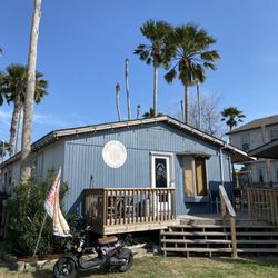 Surfside Lounge