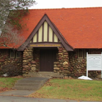 Oak Hill Cemetery Assn - Nice stone memorial house - Funeral Services & Cemeteries Near Me - Southington, Connecticut