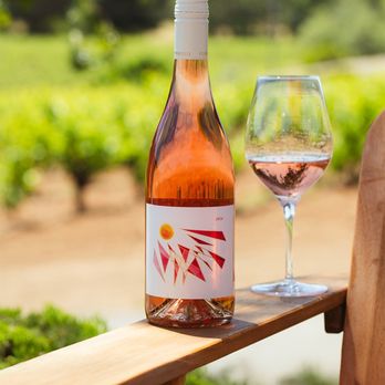 Pedroncelli Winery - Wineries Near Me - Geyserville, California
