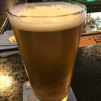Underground Public House - Hop Skip Ale w/ Kaffir Lime - American Near Me - Carbondale, Illinois Underground Public House - Hop Skip Ale w/ Kaffir Lime - American Near Me - Carbondale, Illinois