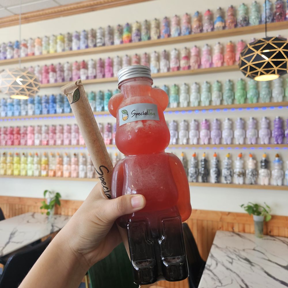 Strawberry jasmine bubble tea Strawberry jasmine bubble tea