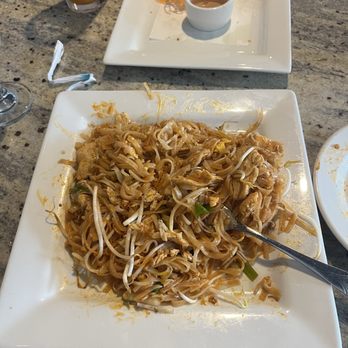 Thai Chilli Pepper Oakfield - Chicken Pad Thai - Thai Near Me - Brandon, Florida