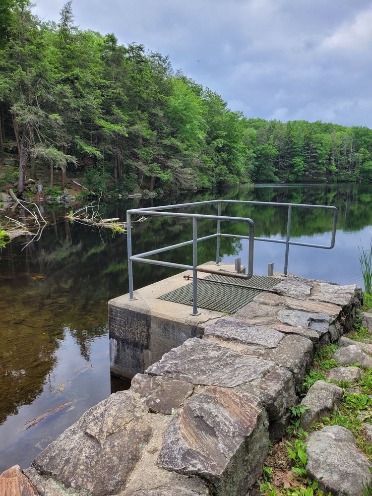 BURR POND STATE PARK Updated July 2024 89 Photos Burr Mountain Rd