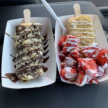 The Paleta Bar - Best if both worlds. Coffee (left) and Strawberry (right) - Ice Cream & Frozen Yogurt Near Me - Albuquerque, New Mexico