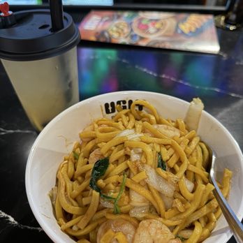 Ugly Dumpling - Shrimp stir fried noodles - Chinese Near Me - Morris Plains, New Jersey