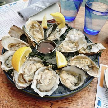 Schooners Monterey - Dozen Oysters ($42) - Seafood Near Me - Monterey, California Schooners Monterey - Dozen Oysters ($42) - Seafood Near Me - Monterey, California