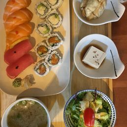 Salmon Tuna Bento / $25