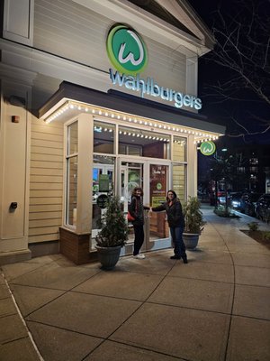 Wahlburgers by null