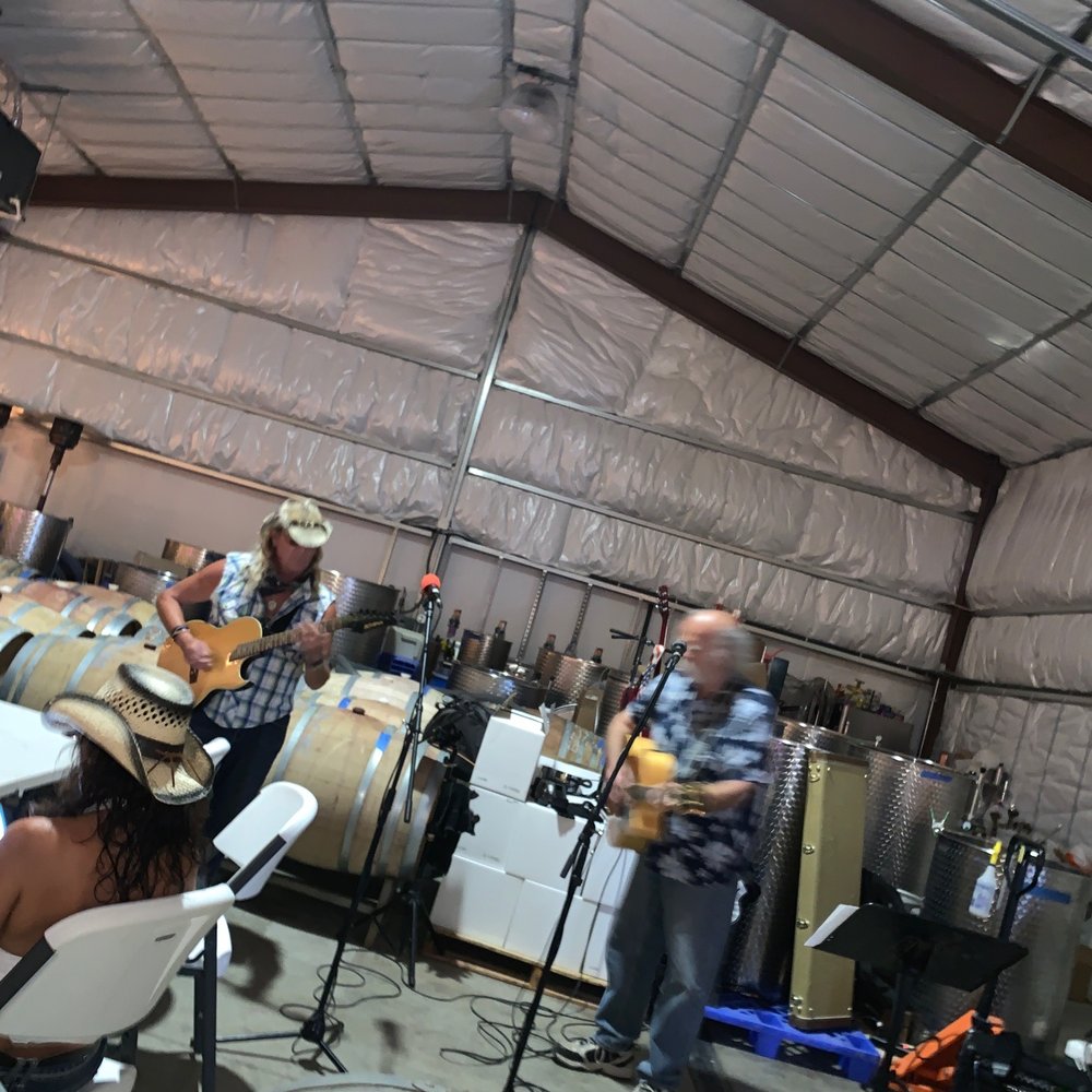 Golden Star Vineyards - Live music - Wineries Near Me - Littlerock, California