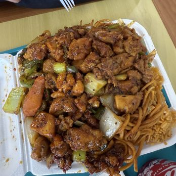 Chinese Kitchen - Spicy chicken and black pepper chicken with chow mien and rice - Chinese Near Me - Hawthorne, California Chinese Kitchen - Spicy chicken and black pepper chicken with chow mien and rice - Chinese Near Me - Hawthorne, California