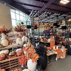 Lanoha Nurseries - Fall decor