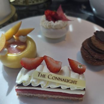 Jean-Georges - Coffee & cocoa choux Strawberry & Elderberry Verbena Mousse Pavlova - Asian Fusion Near Me - London, XGL