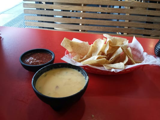 La Tapatia Mexican Restaurant & Bar by null