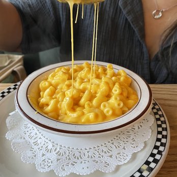 Dalton's Cafe - CHEESY mac & cheese - Cafes Near Me - Cypress, California