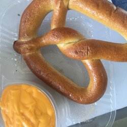 Mr Gordito Style - Pretzel nacho cheese