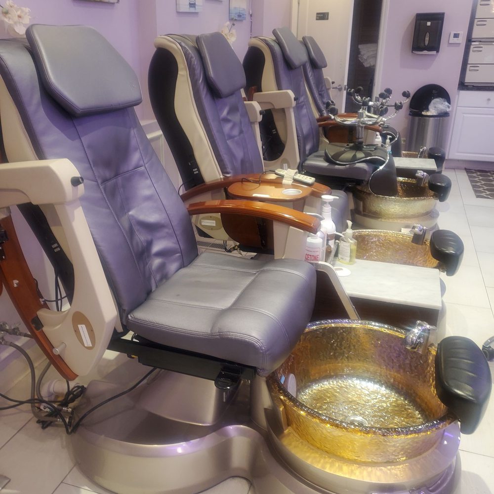 Luxury Nail Spa - Nail Salons Near Me - Oak Park, Illinois Luxury Nail Spa - Nail Salons Near Me - Oak Park, Illinois
