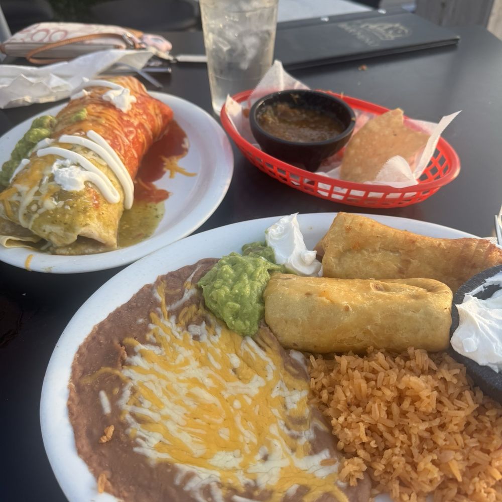 CHIMICHANGA PLATE CARNITAS BURRITO CHIMICHANGA PLATE CARNITAS BURRITO
