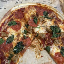 Spicy Pepperoni Pizza Spicy Pepperoni Pizza