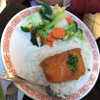 Asian Noodles - The fried salmon was perfectly cooked and surprisingly fresh! - Chinese Near Me - Reno, Nevada