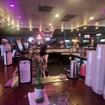 Mo's Place - Sports Bars Near Me - Katy, Texas