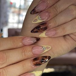 JuceyXNailz