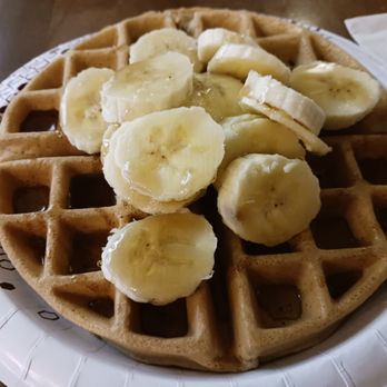 Hampton Inn Reading/Wyomissing - Waffle topped with fresh banana slices and syrup. My favorite Hampton breakfast! - Hotels Near Me - Wyomissing, Pennsylvania
