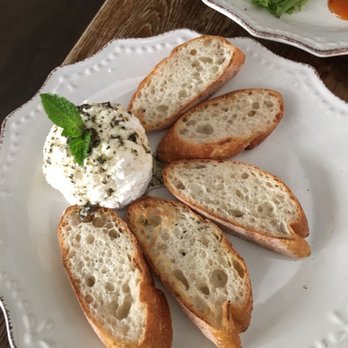 Bea - Cocktail Bars Near Me - New York, New York