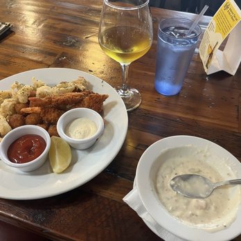 Gumba's Italian Restaurant - Bland chowder. - Pizza Near Me - Sunnyvale, California Gumba's Italian Restaurant - Bland chowder. - Pizza Near Me - Sunnyvale, California