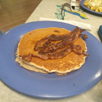 Somewhere in Time Cafe - Pancakes with bacom - Breakfast & Brunch Near Me - Mystic, Connecticut