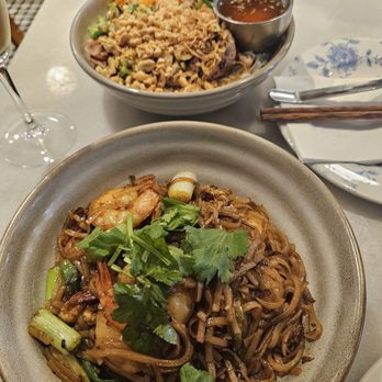 Madame Vo - Vermicelli noodles bowl (chicken) and garlic noodles - Vietnamese Near Me - New York, New York Madame Vo - Vermicelli noodles bowl (chicken) and garlic noodles - Vietnamese Near Me - New York, New York