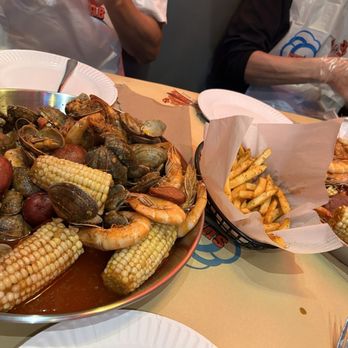Surfing Crab - Clams, shrimp - Seafood Near Me - Escondido, California