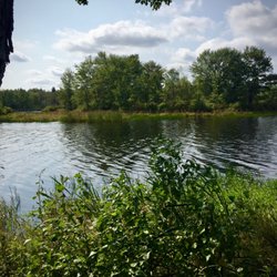Brady's Lake Dam - Boats or shoreline fishing available