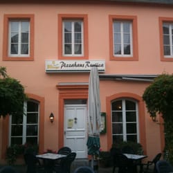 Pizzahaus Rustica - Eingangsansicht frontal