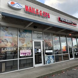 Exterior outside entrance of Skyline Nails & Spa - 10/23/23 - Puyallup, Washington Exterior outside entrance of Skyline Nails & Spa - 10/23/23 - Puyallup, Washington