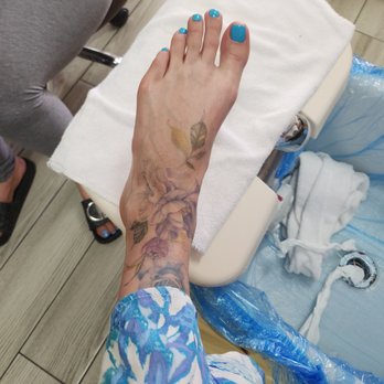 Divine Nails - Toe color - Waxing Near Me - Rocklin, California Divine Nails - Toe color - Waxing Near Me - Rocklin, California