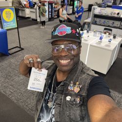 Breaking a sweat shopping as it's HOT , Shea was a great help for me to expand my microSD SLOT!