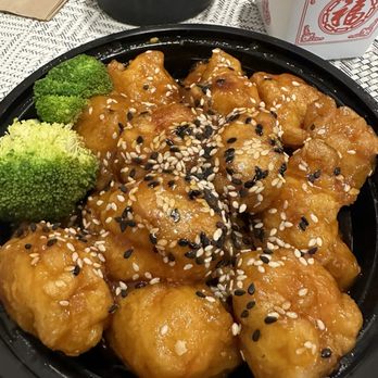 Reunion Asian Kitchen - Sesame Chicken - Chinese Near Me - Pickerington, Ohio
