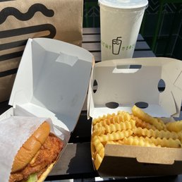 Smoky Classic BBQ Chicken Sandwich