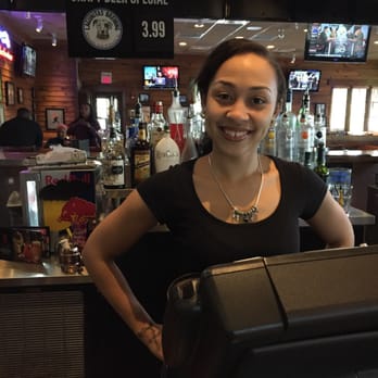 Smokey Bones Lithonia - Desiree the best bartender in the place - Barbeque Near Me - Lithonia, Georgia