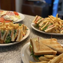 Marseilles Family Restaurant